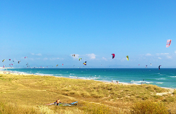 Kitesurfers en tarifa-Valdevaqueros